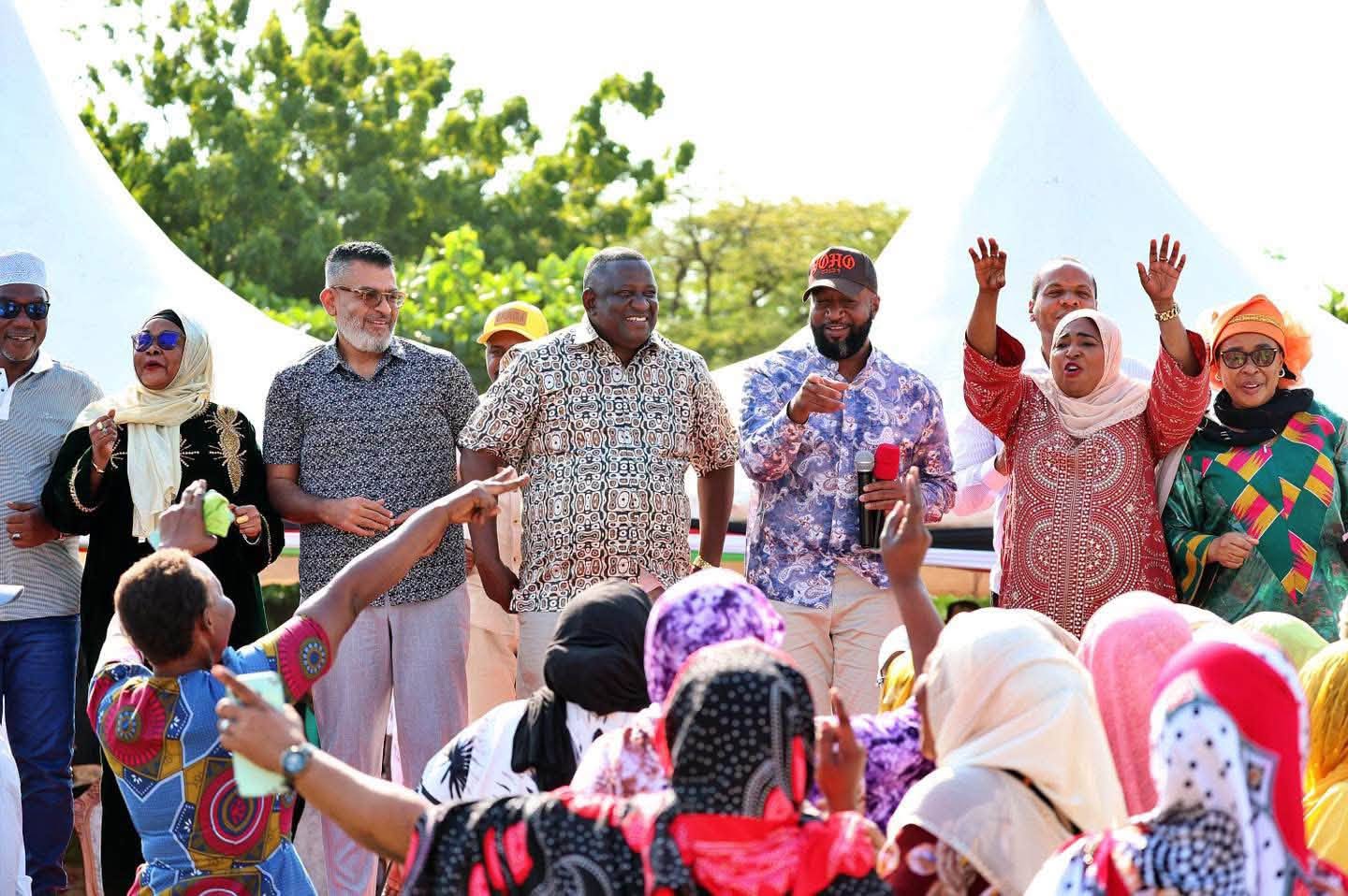 Coast leaders including Governor Abdulswamad Nassir, CS Salim Mvurya, CS Hassan Joho and Likoni MP Mishi Mboko address residents in Likoni, Mombasa